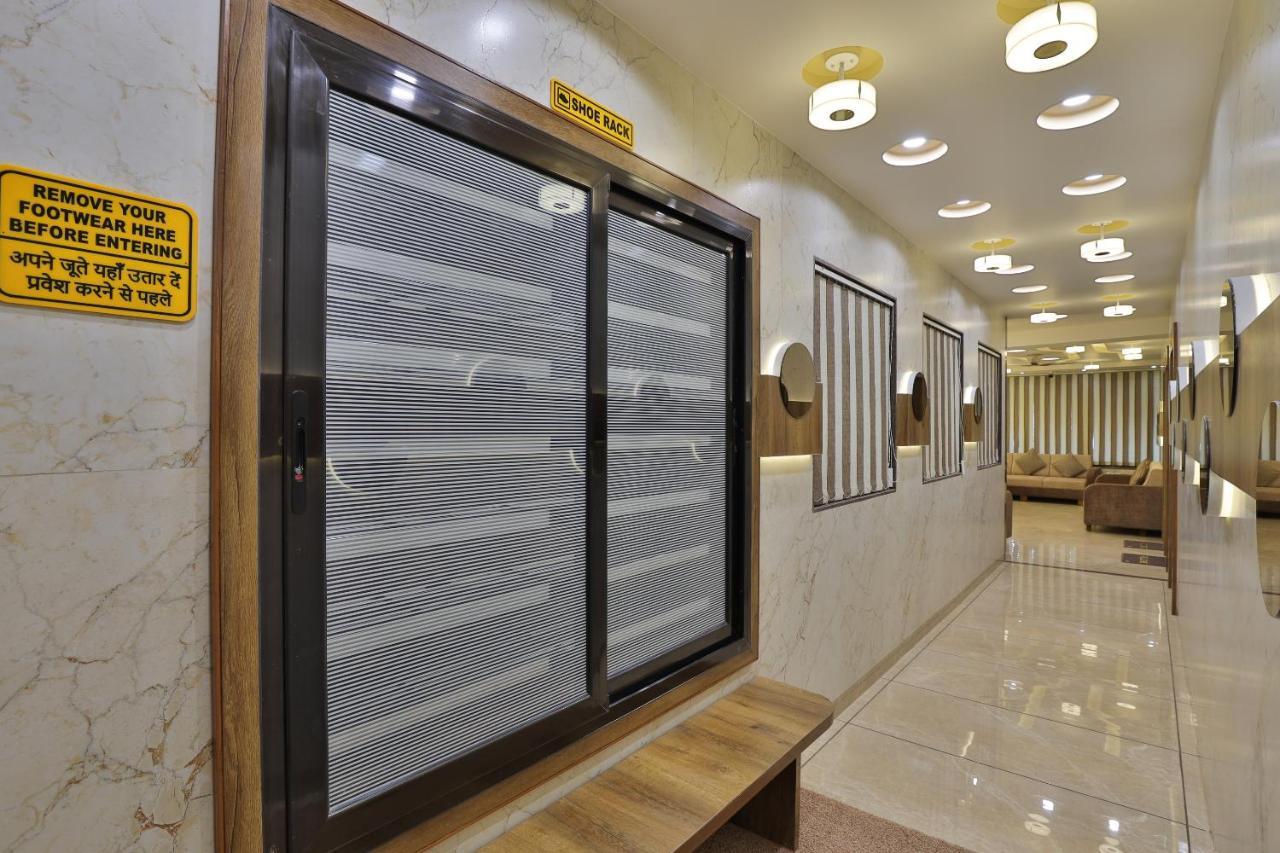 Rest Inn Dormitory Vadodara Ngoại thất bức ảnh