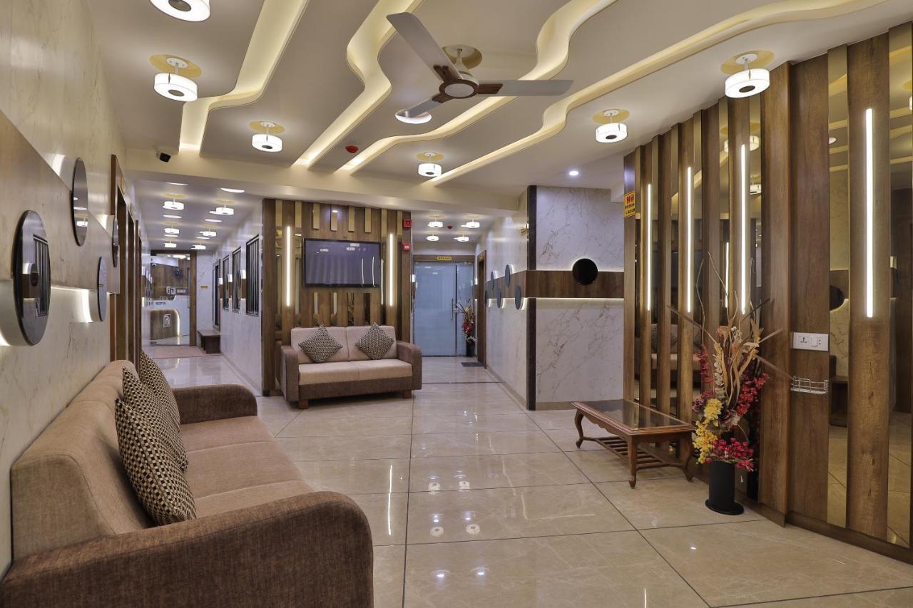 Rest Inn Dormitory Vadodara Ngoại thất bức ảnh