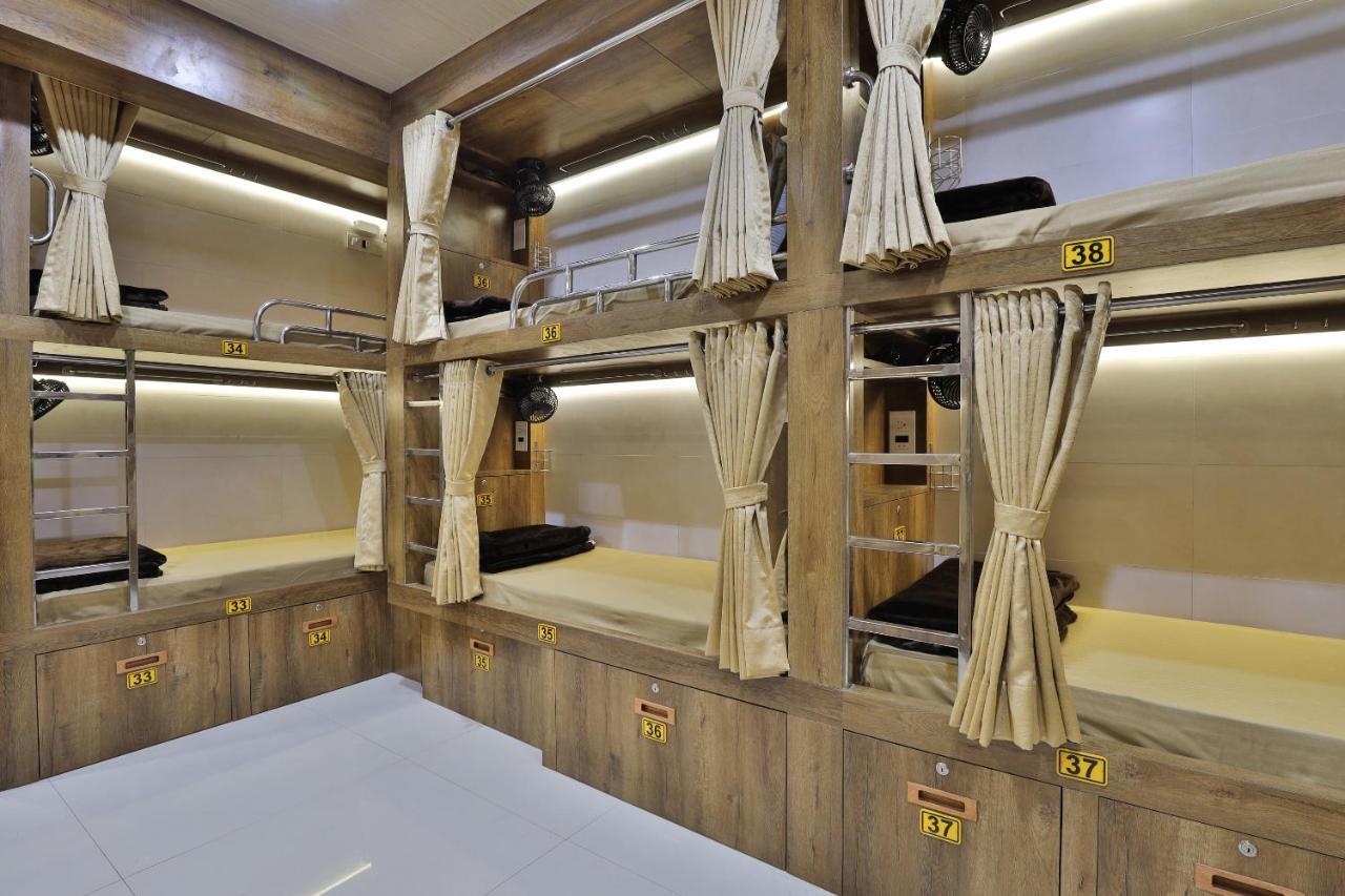 Rest Inn Dormitory Vadodara Ngoại thất bức ảnh