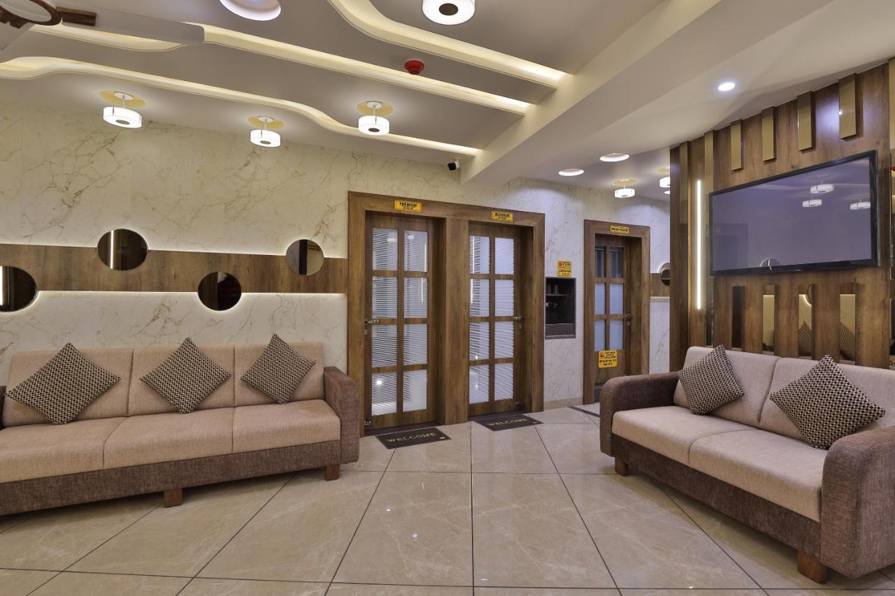 Rest Inn Dormitory Vadodara Ngoại thất bức ảnh